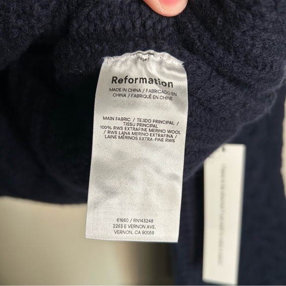 NWT Reformation The Collection Adela Regenerative Wool Cable Sweater Navy small - Picture 14 of 15